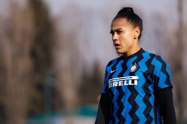 ManassesBasilio's tweet photo. "Tendo em conta o empenho que nos espera esta semana”.
"Chegaram muitas jogadoras novas no campeonato italiano e isso elevou o nível, isso é positivo para nós porque podemos melhorar como jogadoras. Será um campeonato muito competitivo”, finalizou a brasileira.
#Inter #Kathellen https://t.co/VvDm64XWEM
