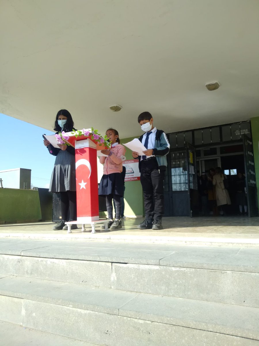 98 yıldır ışıldayan, milletimizin geleceğini aydınlatan Cumhuriyetimizin ilelebet yaşamasını diliyor, Türk ulusunun Cumhuriyet Bayramı'nı kutluyoruz! 🇹🇷