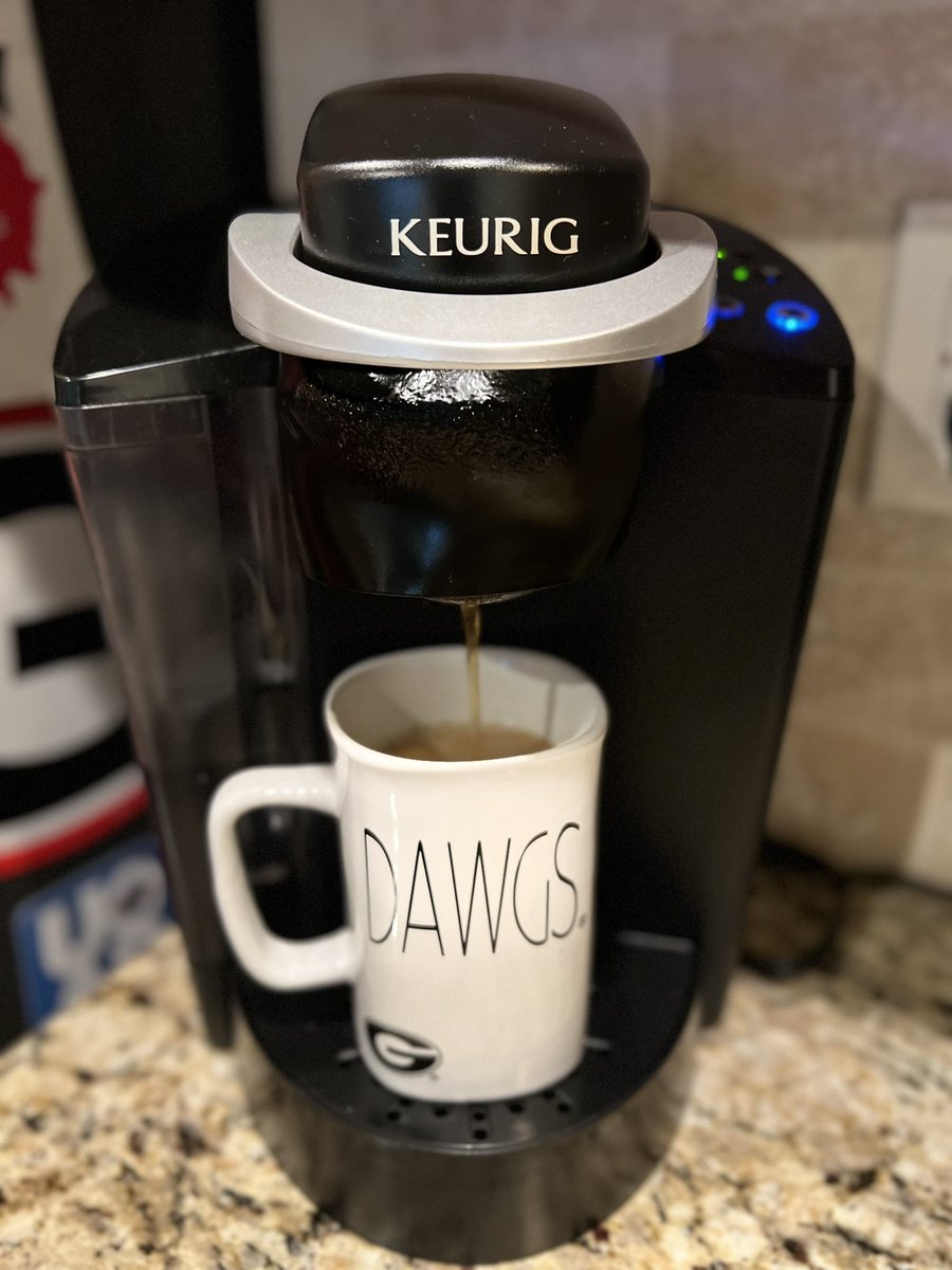oceanisourhappy's tweet photo. Happy Friday friends!  Can I get a Go Dawgs?!? #GoDawgs #WLOCP #BeatFL https://t.co/IKGsbPC1ZC