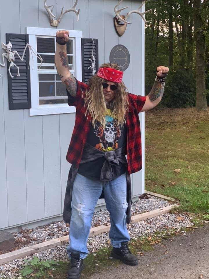 DvmDel's tweet photo. @FOX29philly @AlexHolleyFOX29  @KarenFox29 @BobKellyFOX29 wait! Axl missed the party! https://t.co/uRKZjUImCB