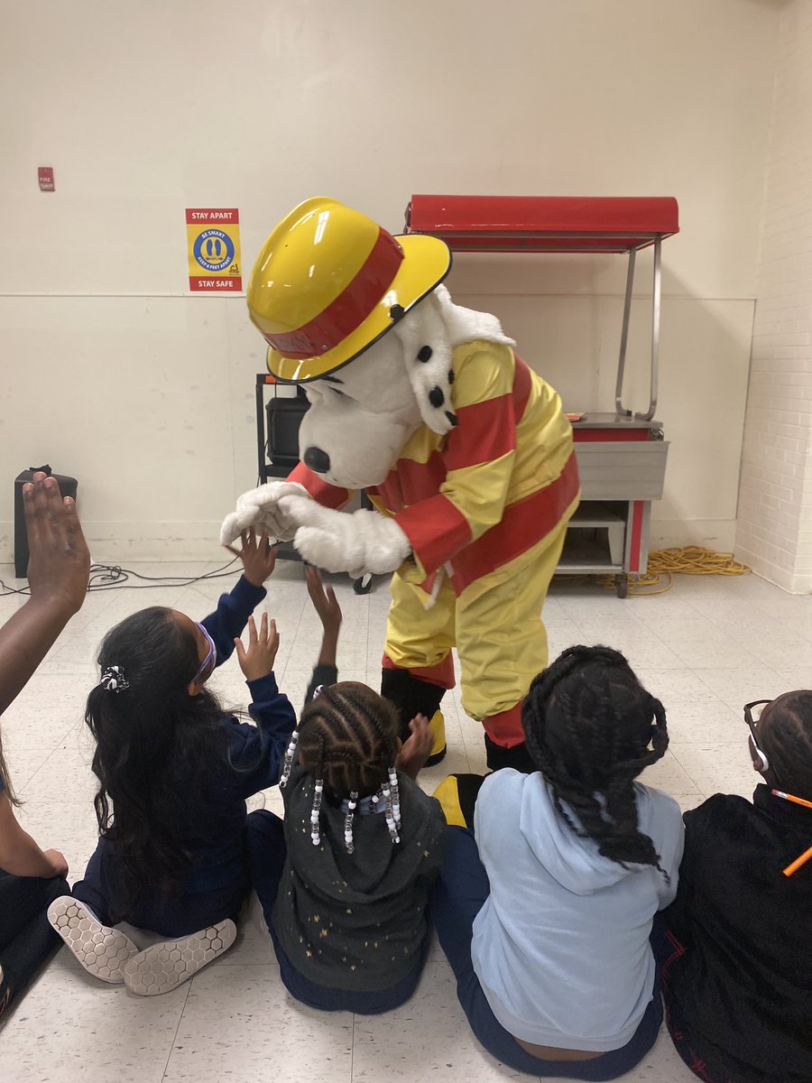 Sparky the dog from the Orange Fire Department came out to teach us some important tips for fire prevention week! <a href="/ClevelandCSS/">Cleveland Street School</a> <a href="/ops_district/">Orange Public Schools</a> <a href="/Gerald_Fitzhugh/">Gerald Fitzhugh II, Ed.D. 👌🏾♦️👌🏾♦️KAY</a>