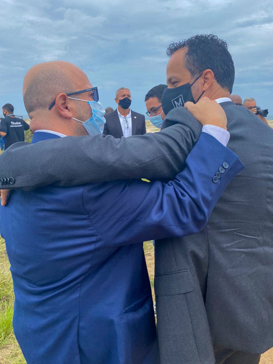 codemarmarica's tweet photo. Participamos do Lançamento da Árvore Fundamental do projeto Maraey, integrado com a Comunidade do Zacarias, o primeiro passo para a criação do maior empreendimento turístico sustentável do mundo, é aqui em Maricá.
#PrefeituraDeMaricá #Codemar #IDB #Maraey #Sustentabilidade #RJ https://t.co/P4iwzufFku