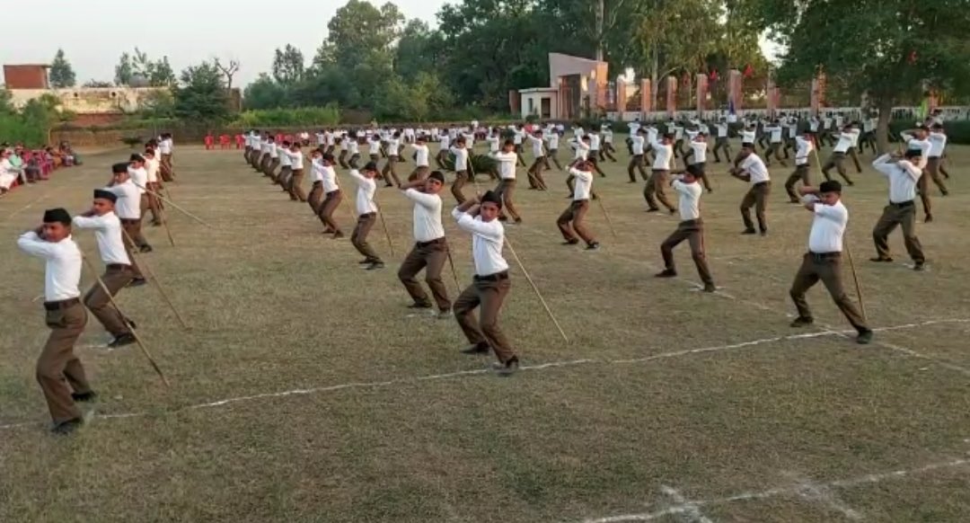 friendsofrss's tweet photo. मेरठ प्रांत के ठाकुरद्वारा जिला में आयोजित प्राथमिक शिक्षा वर्ग का समापन समारोह. https://t.co/B9qCIPoD2J