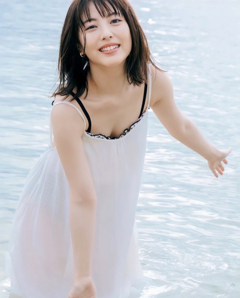浜辺美波と橋本環奈は仲良しなの 高校は同級生だった 万事好奇心旺盛