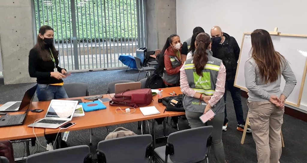 UNGRD's tweet photo. #SIMEXVirtualColombia l Este ejercicio liderado por la @UNGRD con el apoyo de @DNBomberosCol, @DagranAntioquia, @DAGRDMedellin, @Areametropol y @BomberosEnvi, fortalece las habilidades y articulación de mecanismos nacionales de respuesta de los equipos #USAR del país. https://t.co/CFz8MTBr3o
