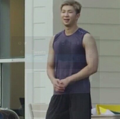jtoni_n's tweet photo. KIM NAMJOON ??? https://t.co/FlkLJOOO3n