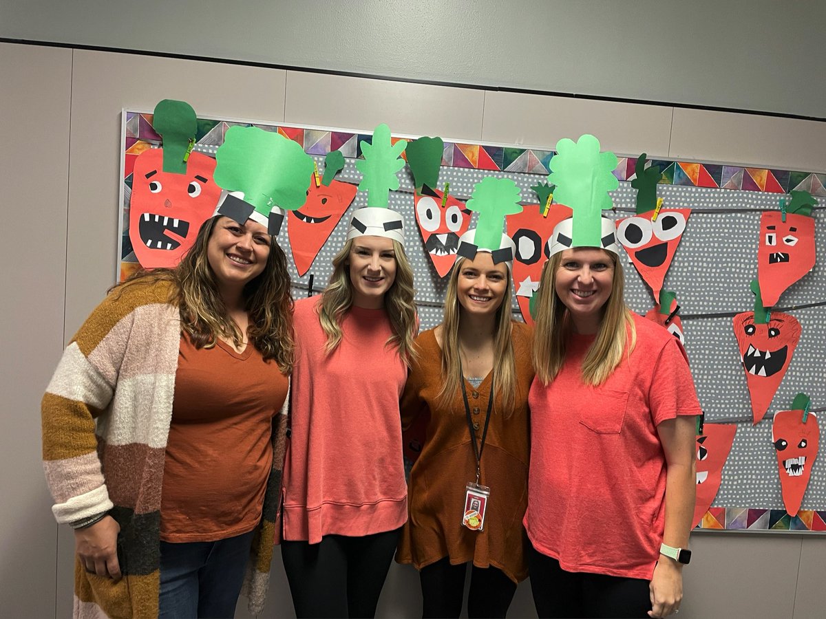 MsKOndelacy's tweet photo. Teamwork makes the dream work, y’all! Love these @gowilsonrangers creepy carrot ladies☺️ 🥕🥕🥕🥕#FirstGradeForever #CreepyCarrots #WilsonWay @areynoldsbooks #CISDOurStory https://t.co/LPNVOLwMpZ