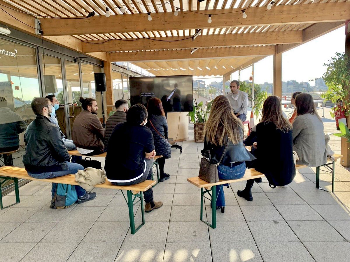 assemblerinstit's tweet photo. 📢 ¡Arrancamos la #HiringWeek! Y lo hacemos con la visita a 
@MutterVentures, una empresa encargada de convertir ideas innovadoras en #startups de éxito.

Han explicado a nuestrxs alumnxs su modelo de negocio y el trabajo del departamento de #IT.🔝💻

¡Muchas gracias!🚀 https://t.co/f9aWVuQ3lH