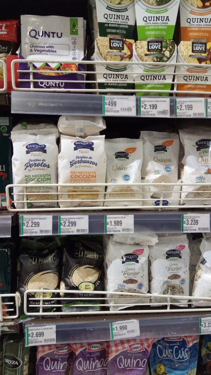 javieralubu's tweet photo. Ya está en Jumbo (por ahora) las pepitas de poroto y garbanzos (es como un cous cous) y su mayor gracia es que esta hecho con legumbres de pequeños agricultores chilenos, lo cual es inédito. Años de trabajo para llegar a  ésto. Felicitaciones a todo el equipo del @PoloLegumbres https://t.co/I8em5V411i