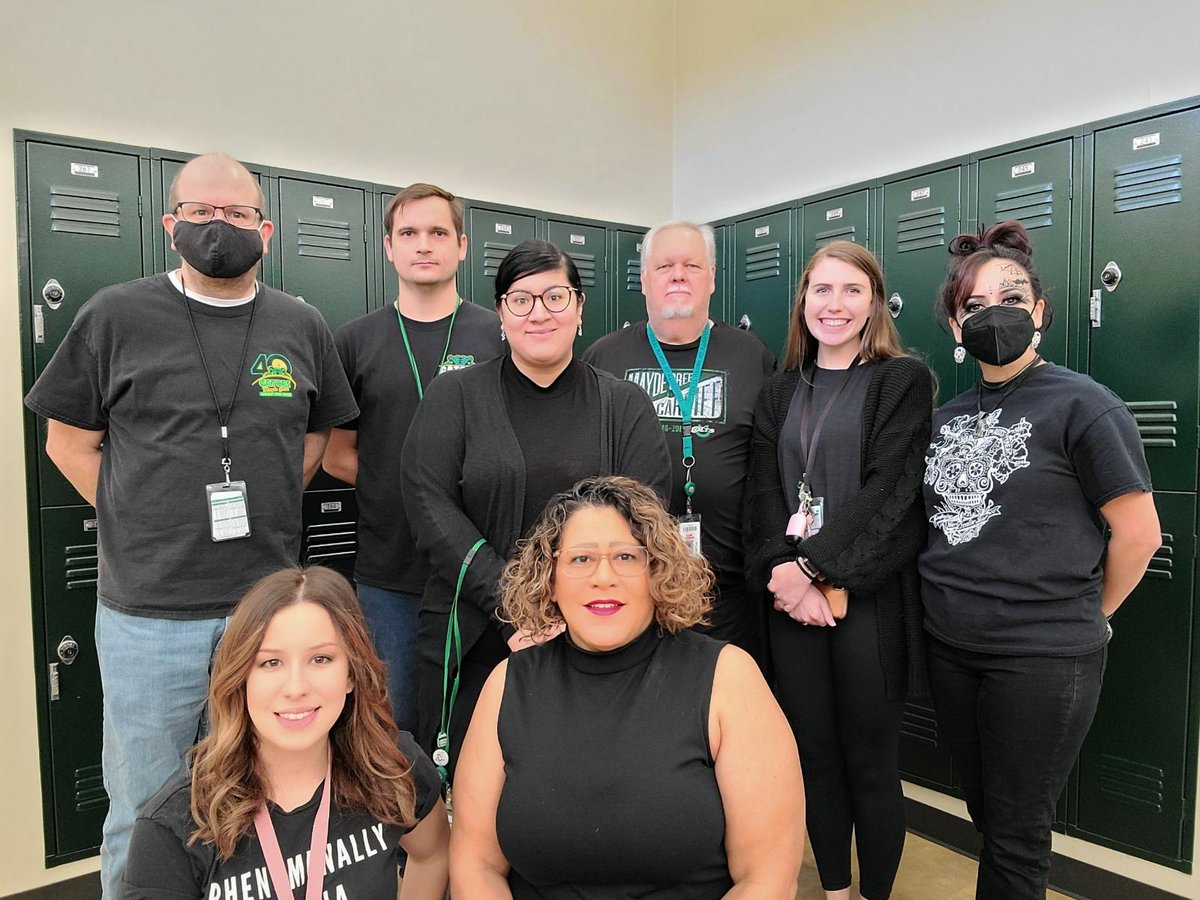 PRican_Teacher's tweet photo. BLACKOUT FIR DRUGS!! #WEAVER @MCJHGators https://t.co/QMi3StQsUg