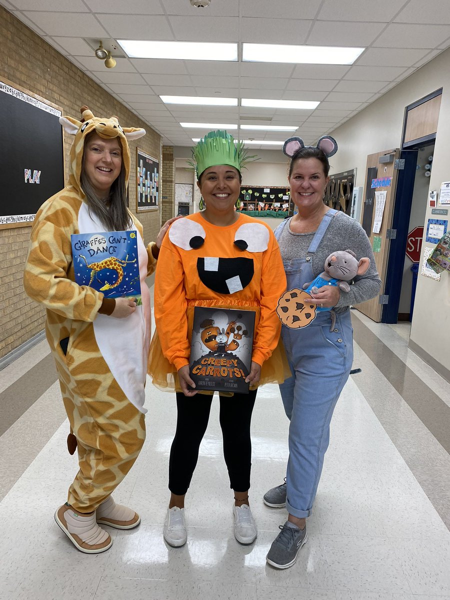 carrionconnects's tweet photo. Dressing Up in our favorite character costumes! Our Kinder team is so fun! @Kimberlin_PTA #kimberlinshines @AdrianRenning and ChristineGarza https://t.co/V7eurwaMOh