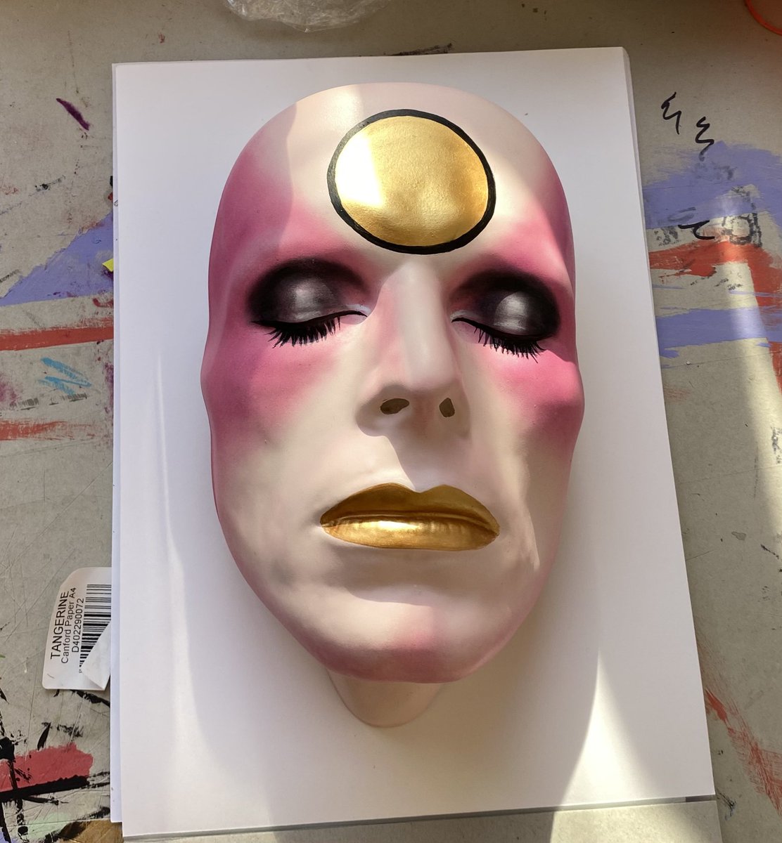TradeMarkArt's tweet photo. ‘Sun machine is coming down..’ Aladdin sunlight #davidbowie #bowiemask #originalbowiemask #oftencopiedneverequalled https://t.co/3mMX4V5O0z