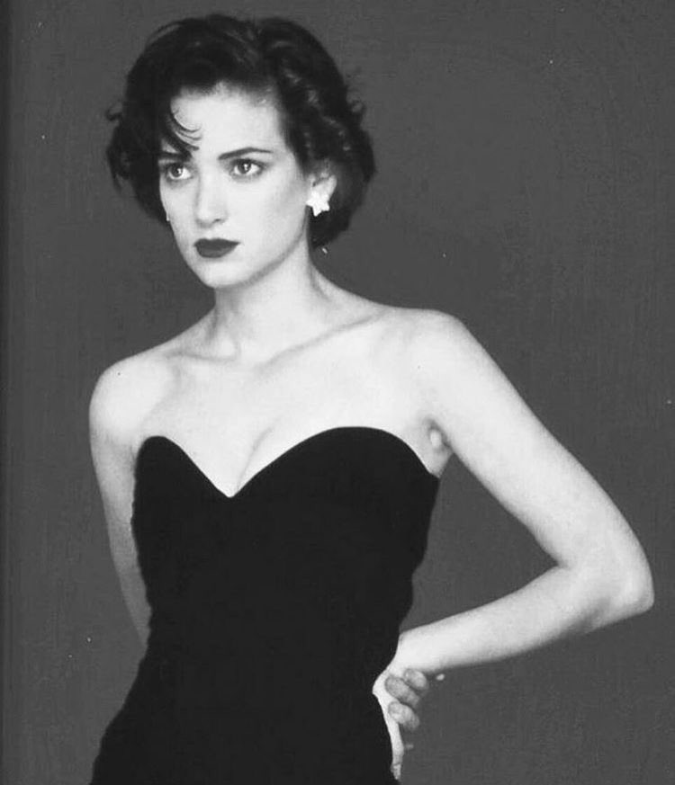 Happy birthday winona ryder my beautiful queen 