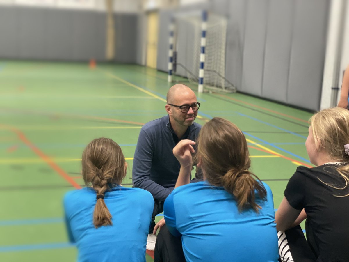 #BLOG 19 De Meeloper

Bestuurder Kees Hoogvorst liep een dagje mee op <a href="/csgJanArentsz/">csg Jan Arentsz</a> in Langedijk.
Lees hier hoe eigentijds onderwijs eruit ziet!

ja.nl/blog/19-de-mee…

#janarentsz #blog #voortgezetonderwijs #eigentijdsonderwijs