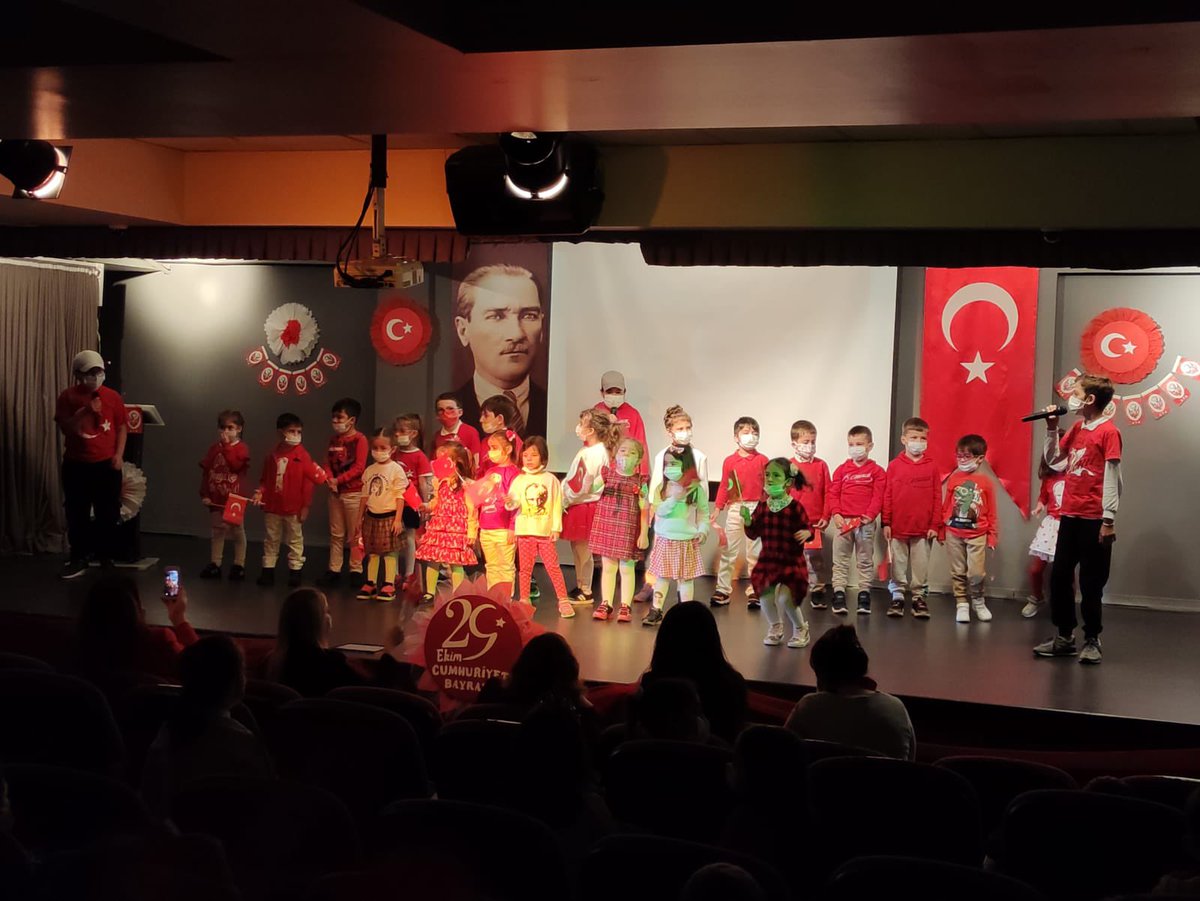 29 Ekim Cumhuriyet Bayramı ortaokul öğretmenleri ve öğrencileri ile coşkuyla ve heyecanla kutlanıyor 🇹🇷❣️ <a href="/altayselen1/">Selen Altay</a>  <a href="/DogaOkullari/">Doğa Koleji</a> #29EkimCumhiyetBayramımızKutluOlsun