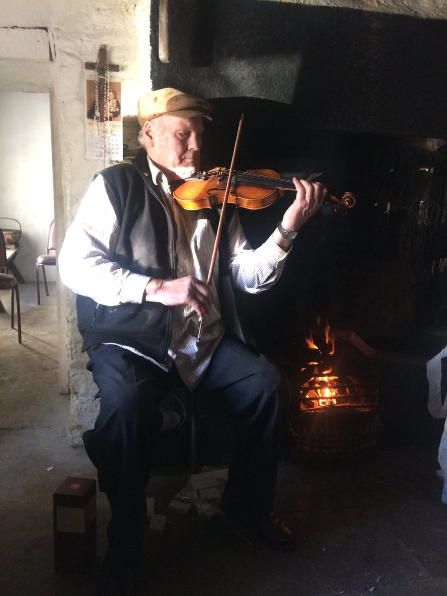 Tonight on The Rolling Wave we'll be bringing you highlights of a very special afternoon spent in Drimolost, Co Donegal in the company of the great Donegal fiddle player Danny Meehan. Great tunes and stories guaranteed! Enjoy. 9pm <a href="/RTERadio1/">RTÉ Radio 1</a> <a href="/ITMADublin/">ITMA</a> <a href="/dnglfid/">Donegal Fiddle</a> <a href="/Napiobairi/">Na Píobairí Uilleann</a>