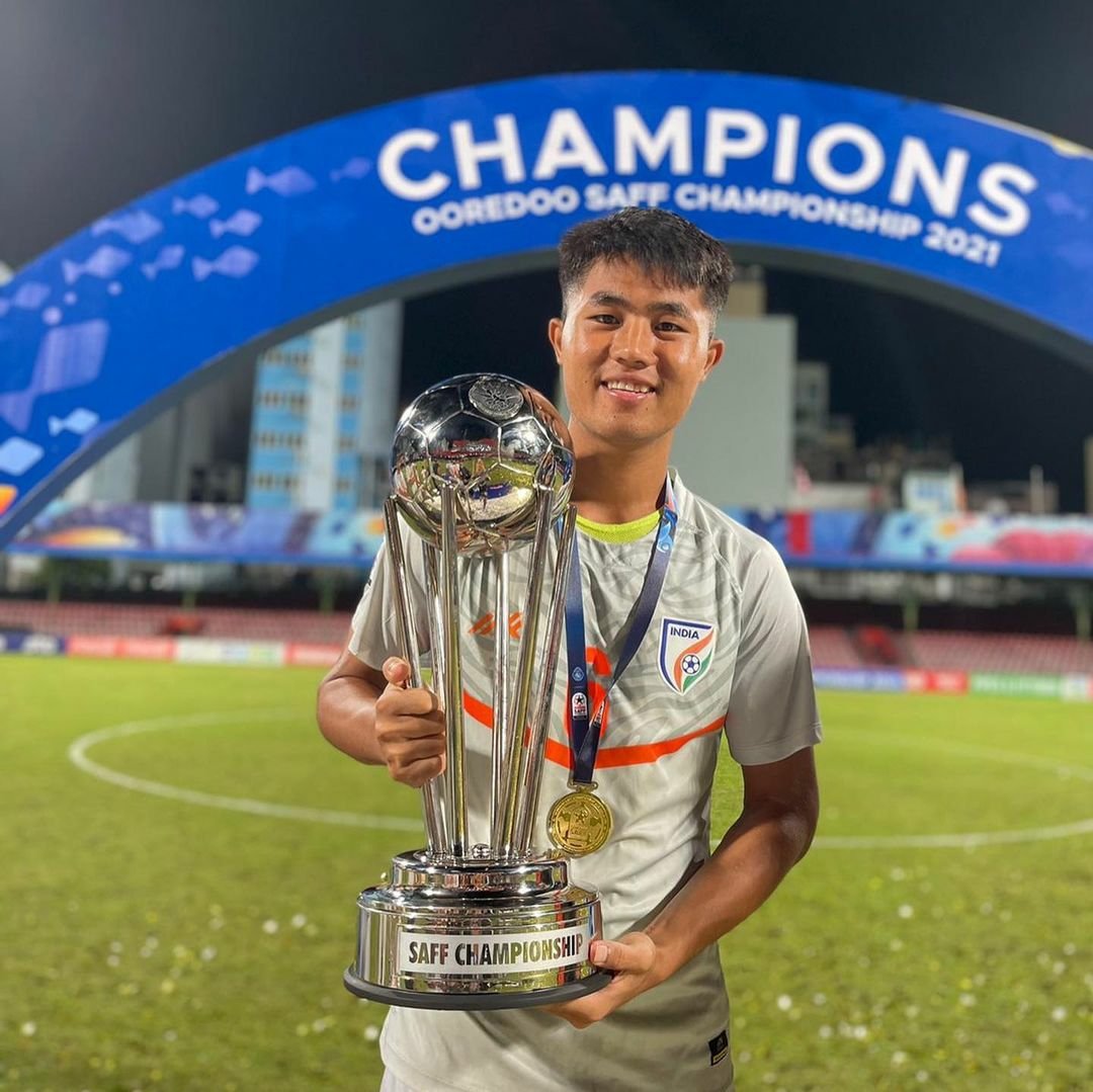 StatAttack4's tweet photo. Apuia in #saffchampionship2021:

296 Minutes Played
4 Shots taken
2 Progressive Runs
4 Fouls suffered
70 % Defensive Duels Won
50% Aerial Duels Won
41 Recoveries
91.4% Passing Accuracy
48 Passes to Final 3rd
32 Progressive Passes
1 Yellow Card

#IndianFootball https://t.co/5okvPRIJo1