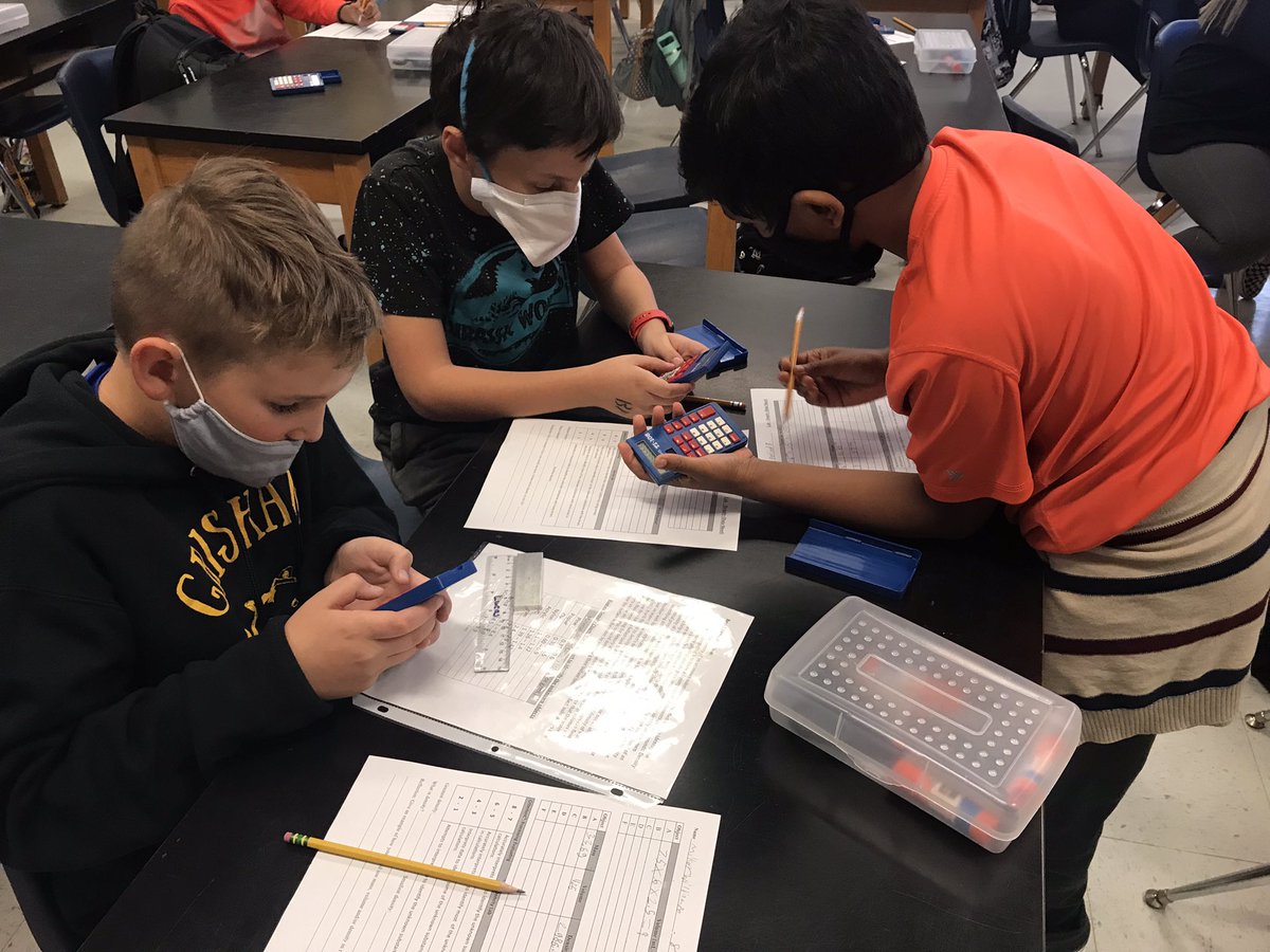 alisia_lucas_TX's tweet photo. #densitylab #learningisfun #mathandscience @GRISHAM_MS https://t.co/2IO14WXWN3