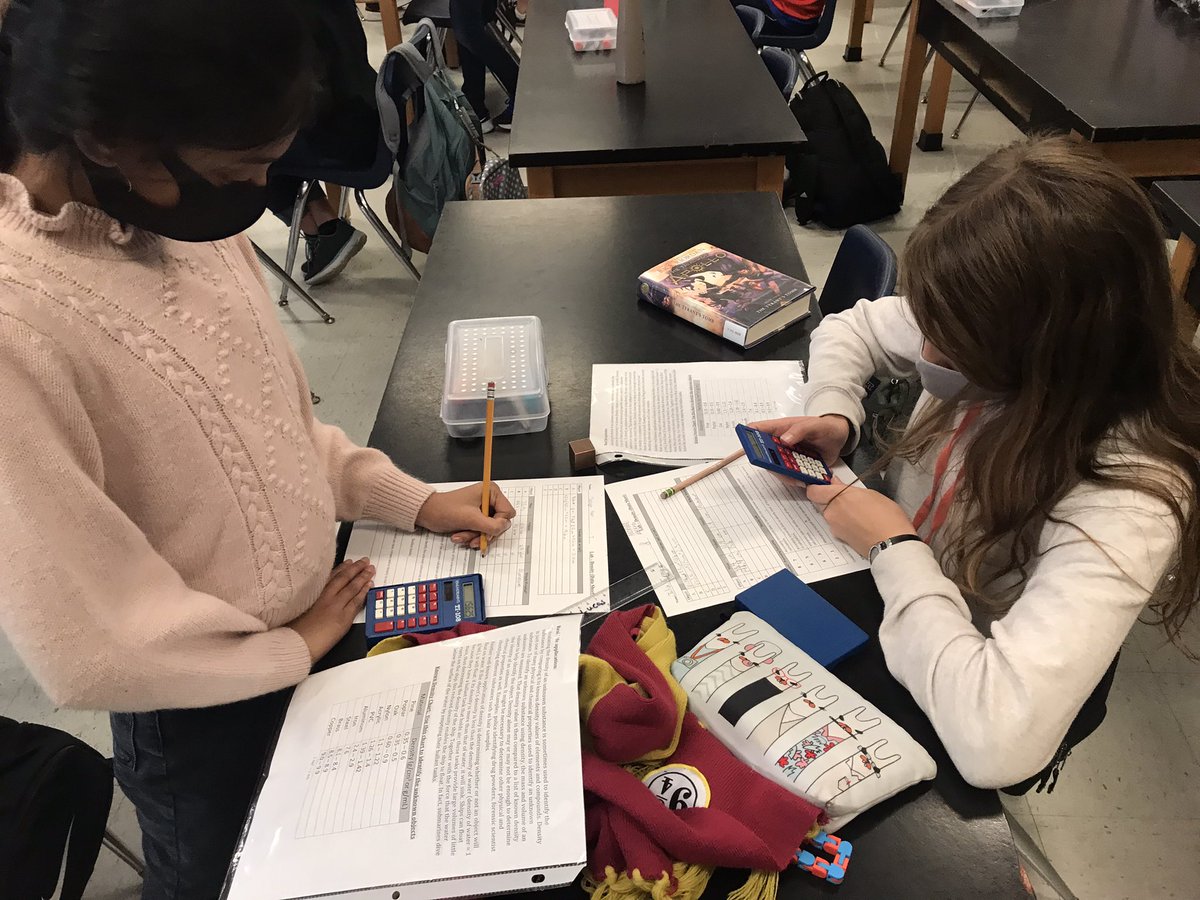 alisia_lucas_TX's tweet photo. #densitylab #learningisfun #mathandscience @GRISHAM_MS https://t.co/2IO14WXWN3