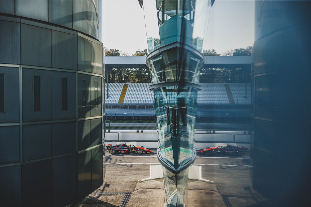 Day 1 completed 💪🏻

Good pace and feeling at this amazing track 🤩

Qualifying and Race 1 await tomorrow, let's do it!!

#MB64 #MariBoya64 #FRECA