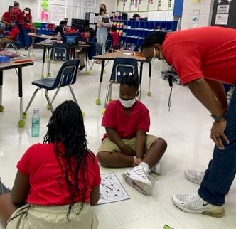 mrsperryd's tweet photo. A walkthrough was setup so our @PoincianaStem second grade teachers could visit another second grade classroom to see how the math lesson and rotations were implemented.  Great job team!  @MsHarmes @LeadingVictory @TanyaMcDowell_ @RachelCapitano https://t.co/o6Uyal6sqB