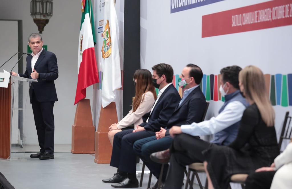 mrikelme's tweet photo. Hoy somos el primer estado a nivel nacional que en conjunto con @onuhabitat desarrolla una estrategia de vivienda y urbanización alineada a los objetivos del desarrollo sostenible de la agenda #2030 y a la Nueva Agenda Urbana. https://t.co/uELCCaQW3Z