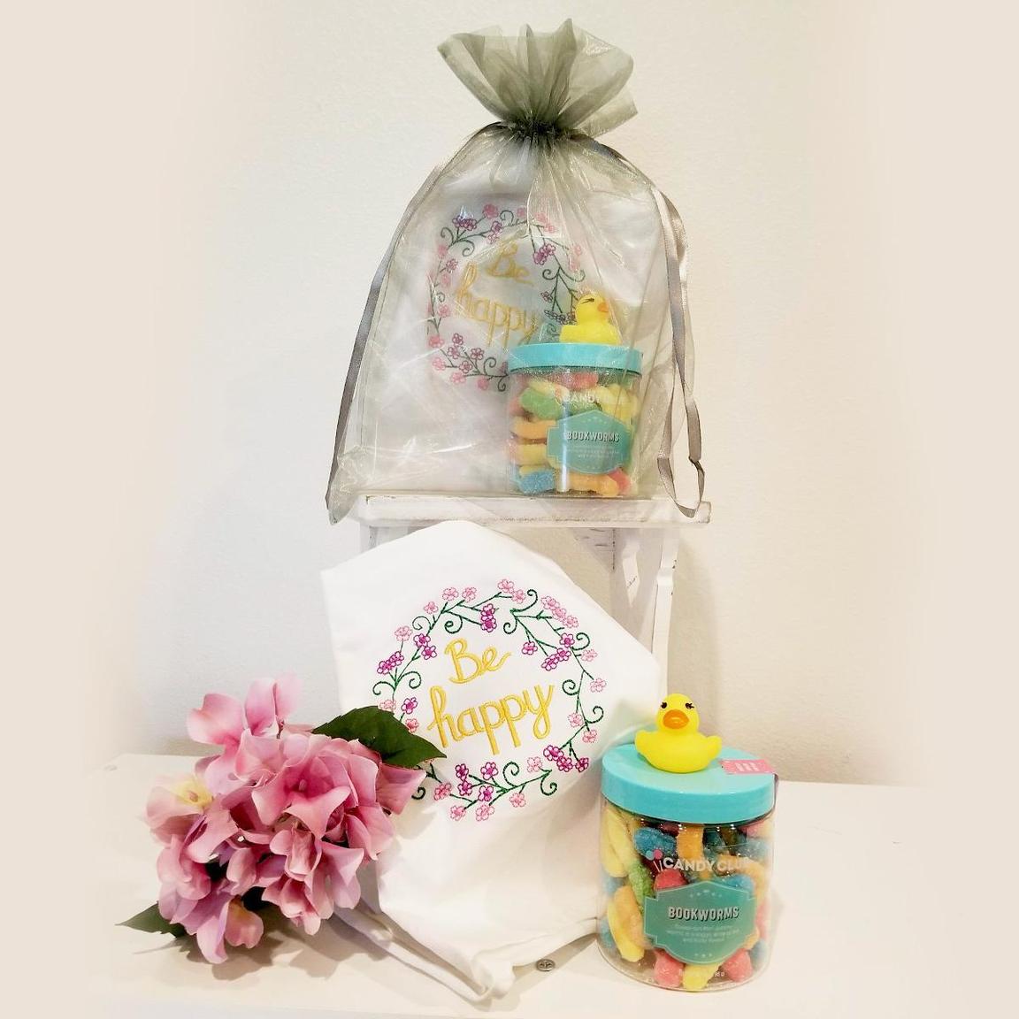 LuvBooksClub's tweet photo. We have ONE Happy Swag Pack left, and it's only 4.99!! Grab it NOW!!

🐝 https://t.co/LPpR2Jrk3T https://t.co/AI0BHoOBu7