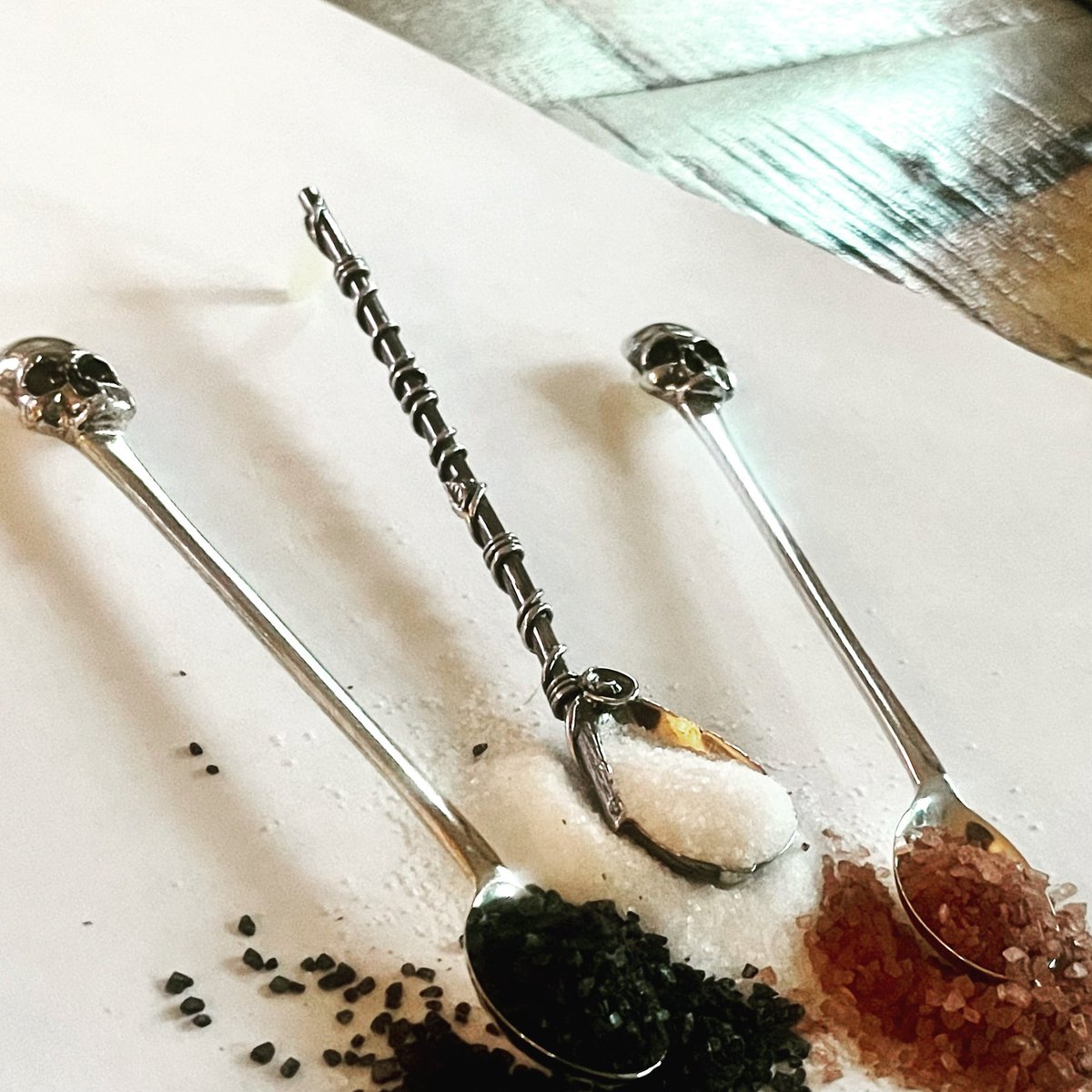 brambleandfern1's tweet photo. Fancy salts require fancy spoons. 
•Unearthed spoon #handmade https://t.co/RuG8U702hd
