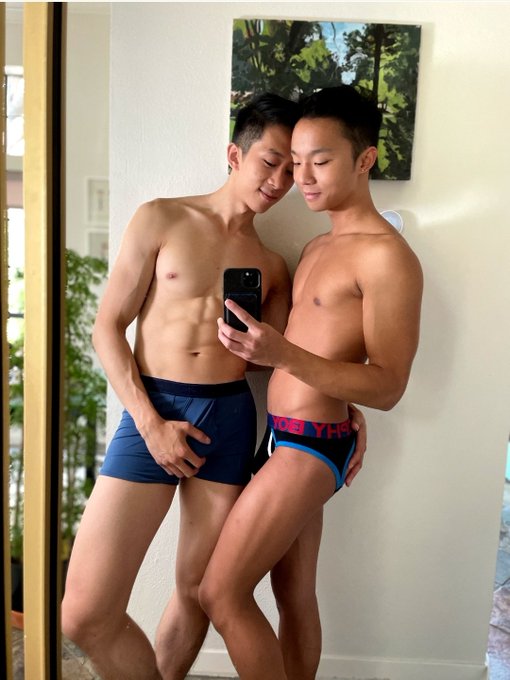 Good morning from us 💕 @DaneJaxson https://t.co/kB41MpsvyX<a href="/tag/pridemonth"class="tags"><span>#pridemonth</span></a>