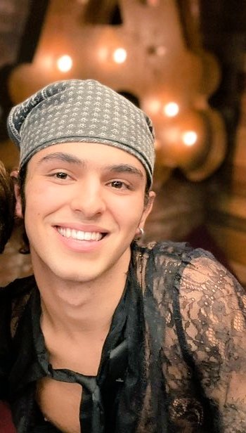 rivergress's tweet image. Hola  @SoloGenerosCol me encantaría escuchar por favor "Pose" de @JoaquinBondoni en #SoloGenerosColombia #RankingSoloGeneros Saludos!!