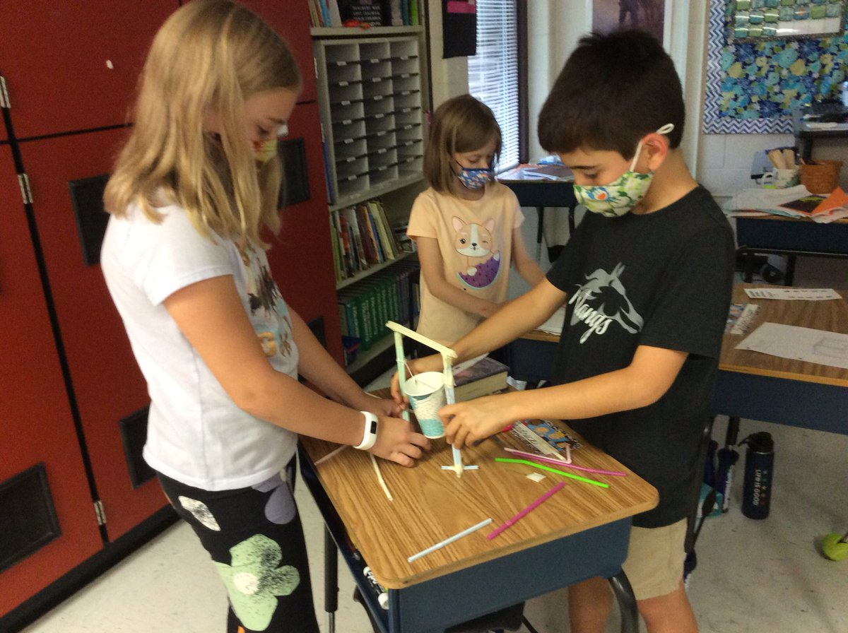 kmcdonaldsclass's tweet photo. Today’s challenge-build a free standing cauldron https://t.co/9rHkDccgKS