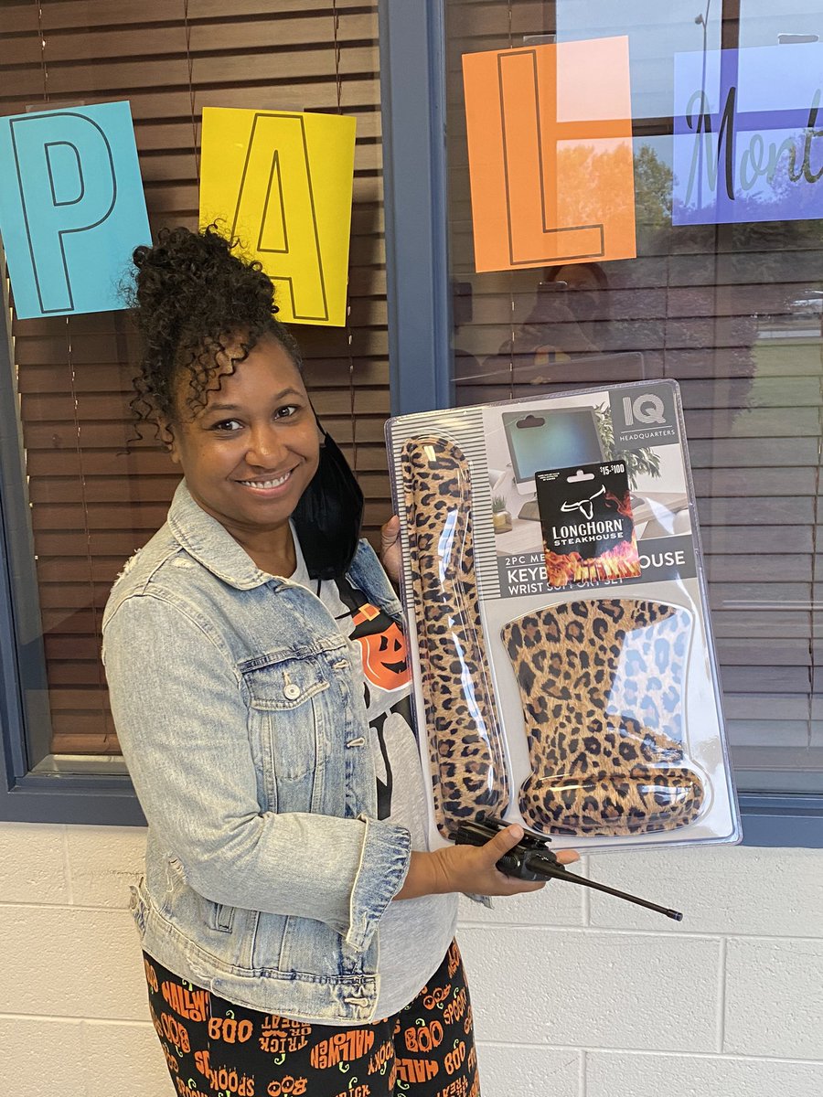 CarverRoadMS's tweet photo. The letter “L” didn’t disappoint! Mrs. Douglas LOVES leopard print and Longhorn. Our lovely leader is literally the best and we consider ourselves LUCKY! #HAPPYPRINCIPALSWEEK https://t.co/cbQyJf5X8O