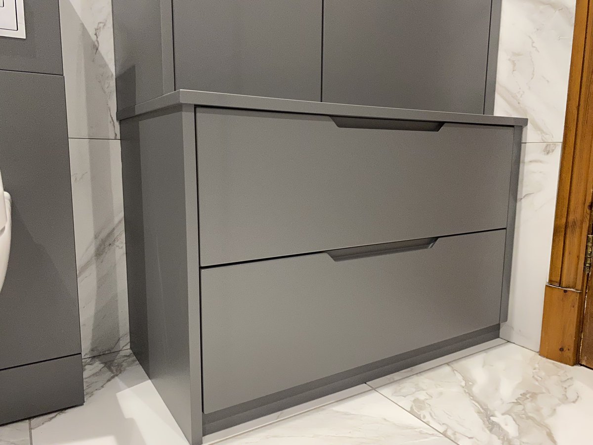 dvdfurniture's tweet photo. Bespoke Bathroom Furniture manufactured to customer requirement in Painted moIsture resistant MDF.
White Cabinetry with colour matched paint in our Finger Pull handle less door style complete with @HettichUK #ArciTech Drawers & #Sensys Hinges #Softclose #bespokefurniture https://t.co/ljw0x1YssB
