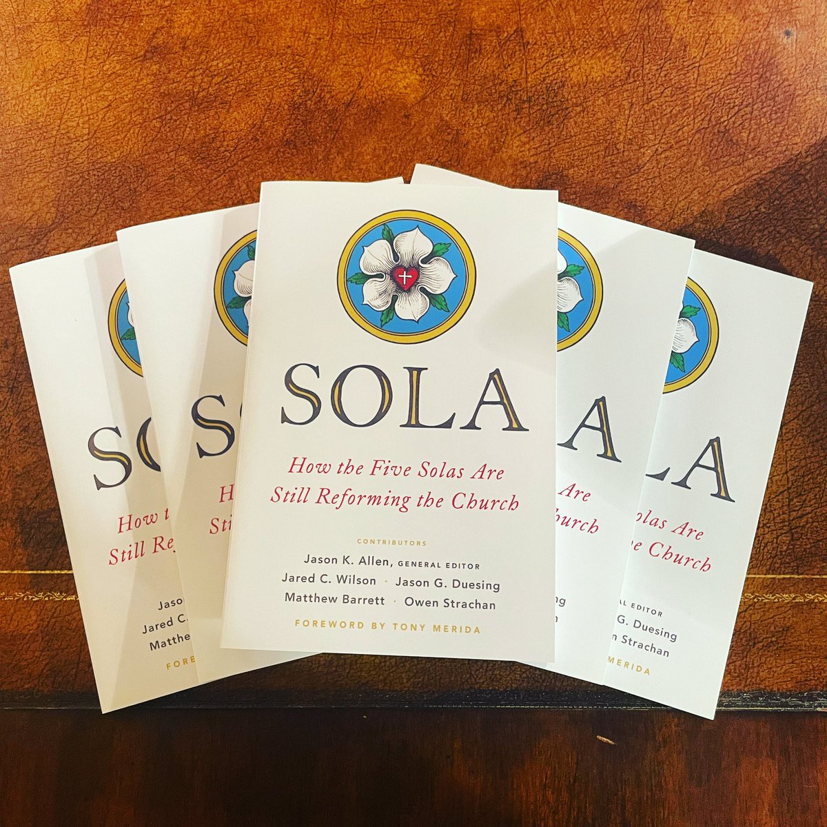 Free Book Friday!

RT/Like/Share to win.

This Reformation Day weekend we’re giving away free copies of SOLA: How the Five Solas are Still Reforming the Church.

Friends &amp; colleagues contributed for each Sola, making the book 1st class. 

moodypublishers.com/sola/