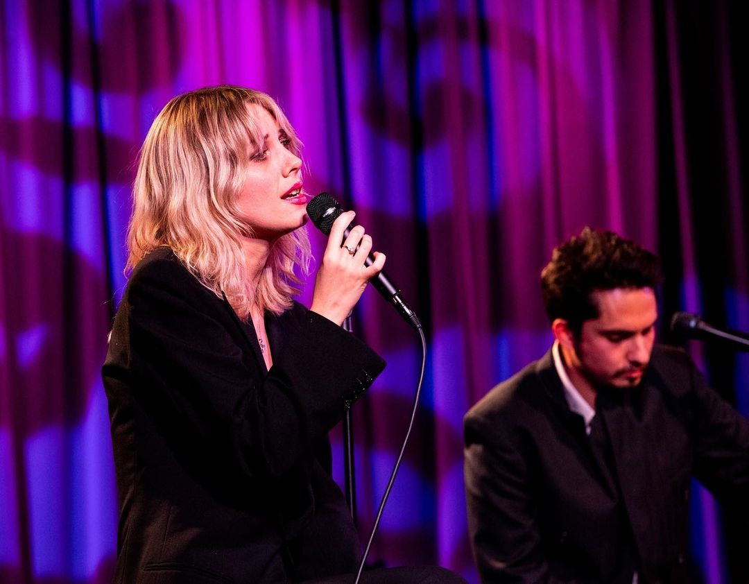 wolfalicedaily's tweet photo. wolf alice at the grammy museum by timothy norris https://t.co/9Om6NPRnAq
