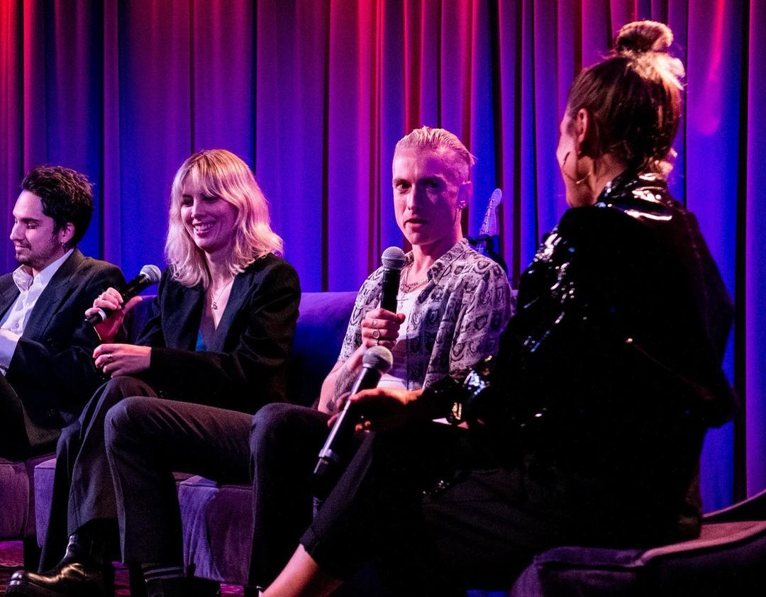wolfalicedaily's tweet photo. wolf alice at the grammy museum by timothy norris https://t.co/9Om6NPRnAq