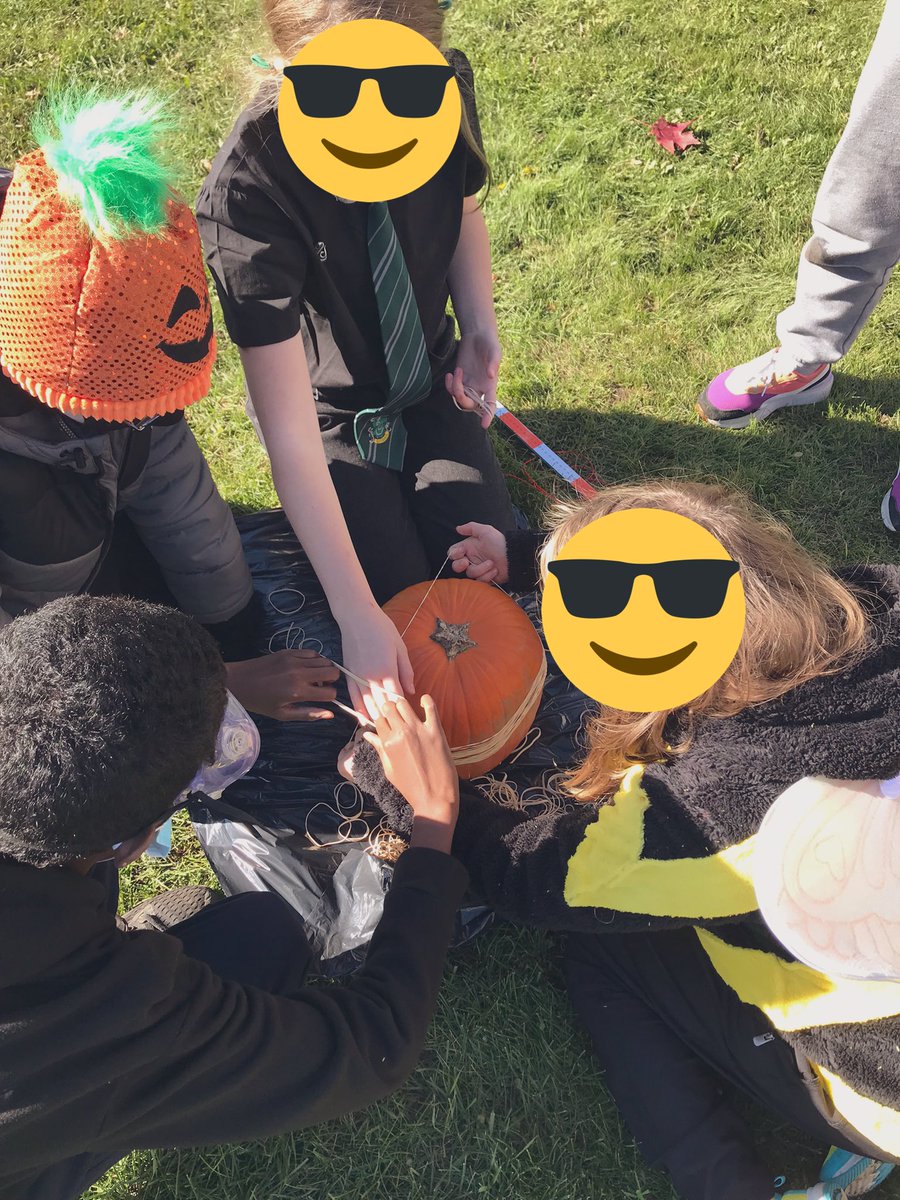 CulumMs's tweet photo. #R67 and #R78 learning about circumference and diameter, all while exploding pumpkins🎃! @FeatherstonPS @teachconley https://t.co/2zQQ00Z8nn