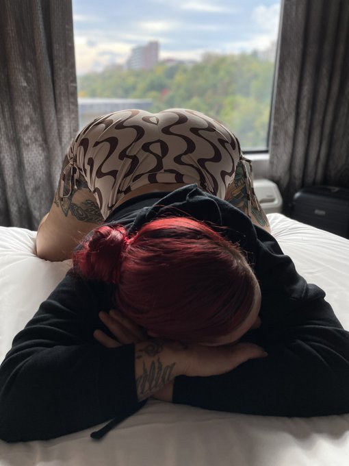 Doing customs today. HMU 😘 https://t.co/RFGksDtHcn<a href="/tag/nightnight"class="tags"><span>#nightnight</span></a>