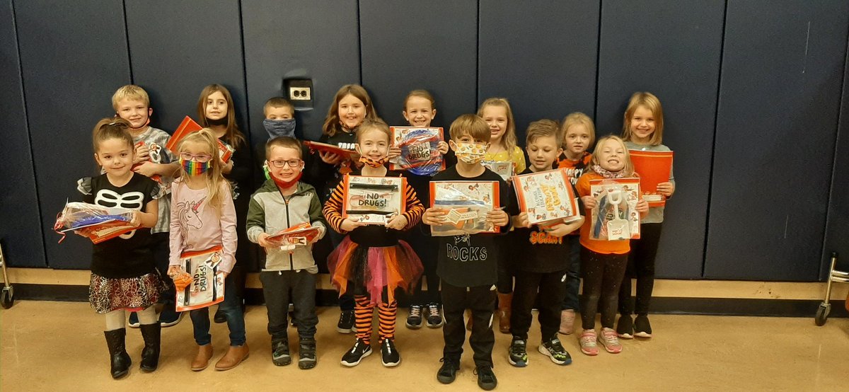 Congratulations to our Red Ribbon Week coloring and Poster contest winners in Kindergarten through 5th grade! #RedRibbonWeek2021 #drugfreelookslikeme