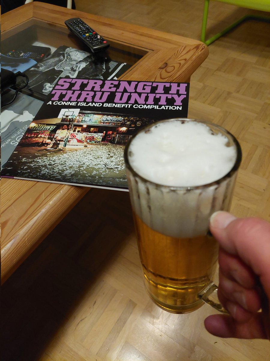 DemmelmeierChr's tweet photo. Anstrengende Woche. Die nächste gibt es auch zu rocken.

Aber jetzt... Hardcore und Bier...

Die Platte noch eben vom #Coretex abgeholt.

Prost 🍻

#fump https://t.co/AOtVLPJVX3