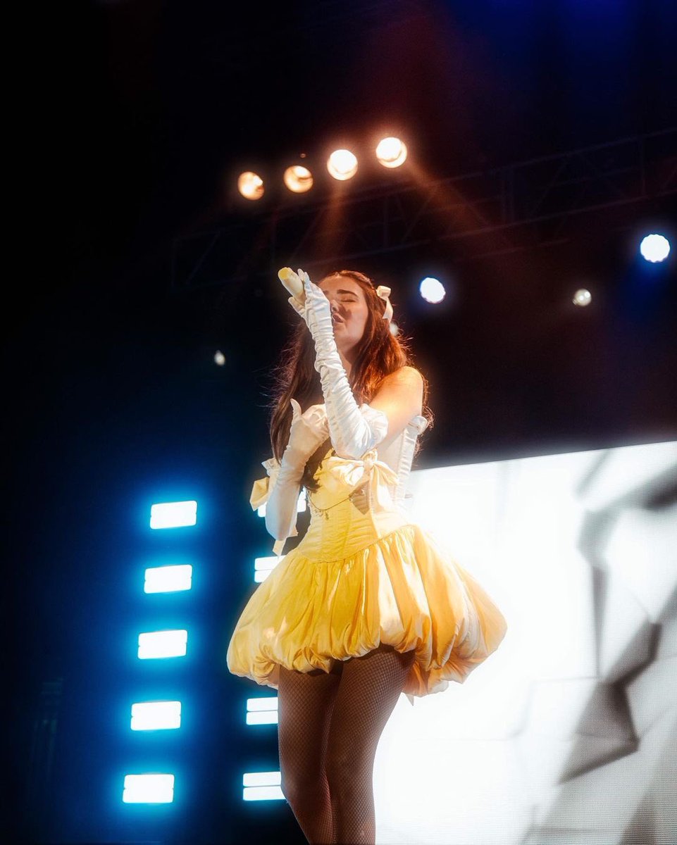 madisondailypl's tweet photo. πΈ 211025 Madison Beer podczas koncertu w Bostonie! #LSTBoston
(Β© @ElaineTantra) https://t.co/CqeajtP871