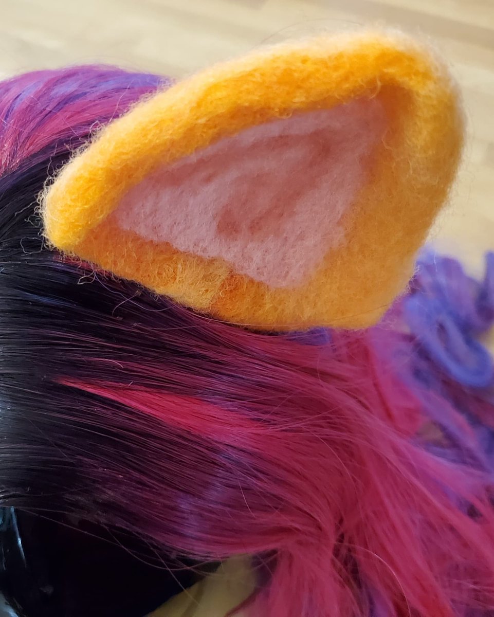 Heads Up

Pony ears and hair are ready!

#headsup #mylittlepony #halloweencostume #halloween #handmade #handmadecostume #needlefelting #needlefeltingartist #felted #needlefelted #costuming