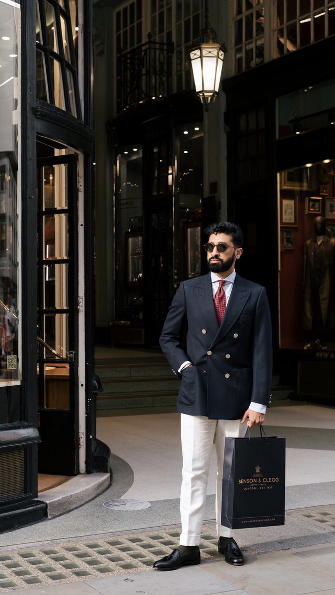Already established as a leading innovator in the field of menswear, today @bensonandclegg continue to be pioneers, offering a level of tailoring that captures the essence of their bespoke service while providing a contemporary twist on traditional tailoring.
📷 : @gurjsohanpal