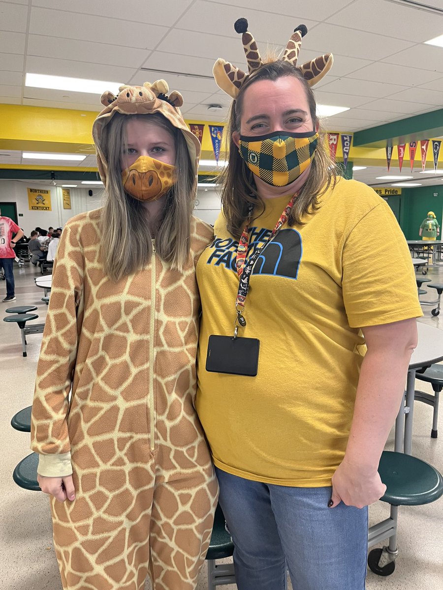 Giraffe buddies on Scholarween day! 🦒🦒 <a href="/JonesJetsPride/">Jones Middle School</a>