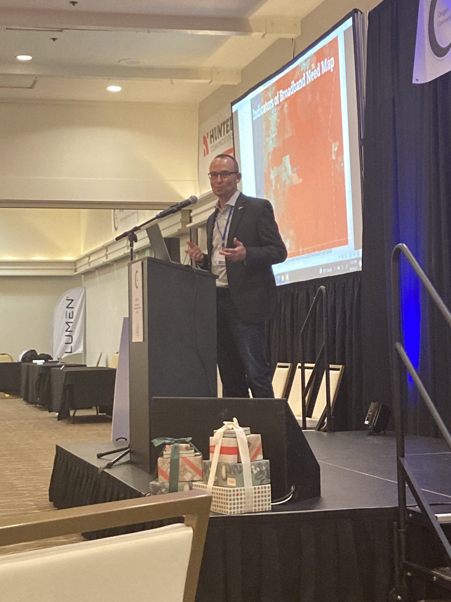 ORConnections's tweet photo. “We all know someone or many in our community who don’t have the connection they need. If you can’t think of someone, it’s time to go back to the field, we know that there are many communities that need connection and broadband” Daniel Holbrook  @BusinessOregon at #ORconnections https://t.co/9S1MFMjTvj