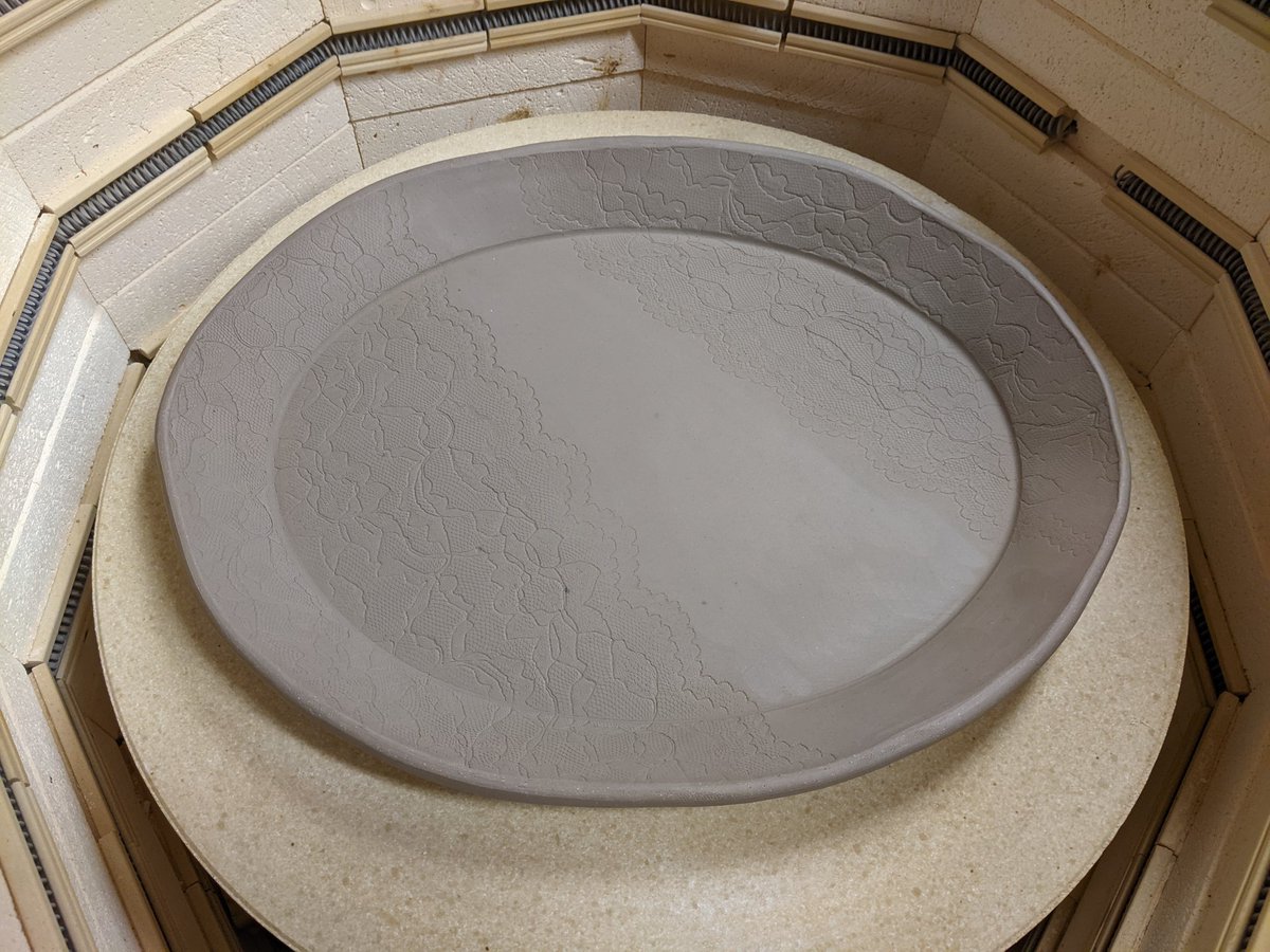 QOCeramics's tweet photo. I hope this fella survives this firing. #longpreheat #pleaselive #platter #ceramics #giantpushplate https://t.co/jRw3S1sE28