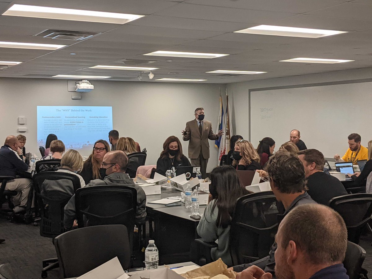 SchooLinks's tweet photo. Happy we could be a fly on the wall at @Maine_207 's lunch and learn 😀 Thanks Shawn Messer, @KenWallace207 &amp; Dr. Laura Cook for letting us join https://t.co/sNjWyZusdQ