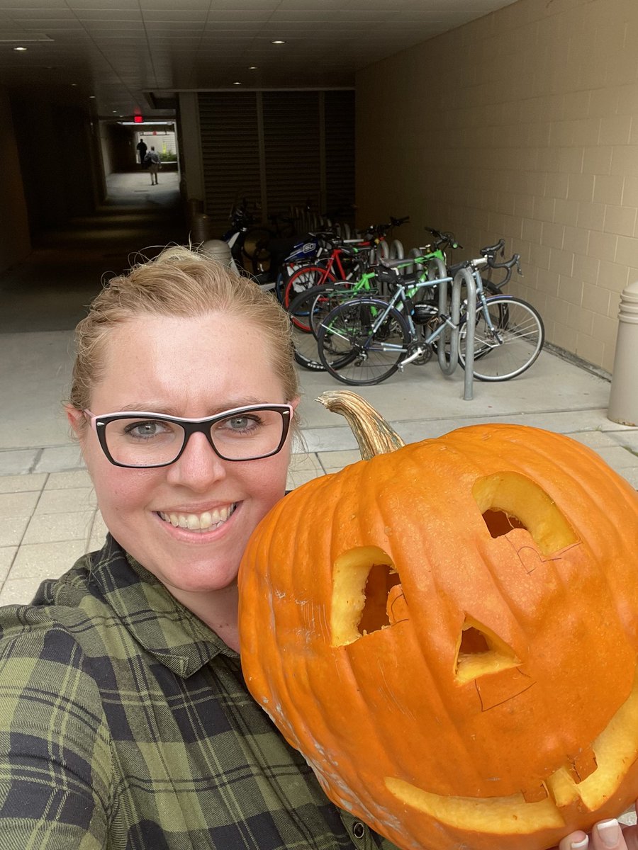 ahnelli1103's tweet image. Thanks @DukePostdocs for hosting pumpkin carving today! #Duke #pumpkincarving #postdoc #promislab