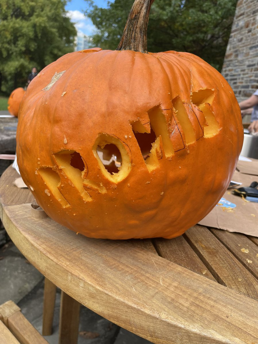 ahnelli1103's tweet image. Thanks @DukePostdocs for hosting pumpkin carving today! #Duke #pumpkincarving #postdoc #promislab