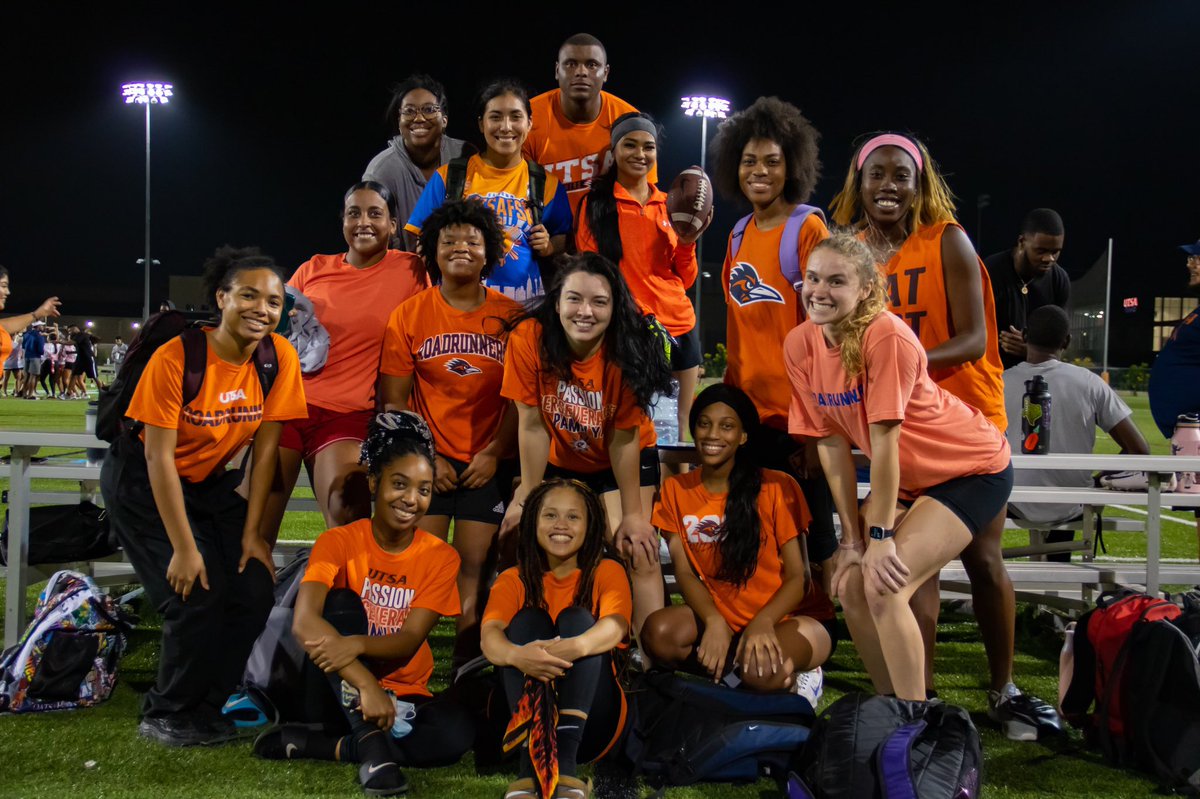 UTSAfsa's tweet photo. Shout out to our amazing UNDEFEATED Women’s Flag Team 👏🏽👏🏽👏🏽 
Thank you to everyone who came to support!

Come out to our next games @ the Rec Fields!
Coed: 7:30 Sunday
Mens: 8:30 Sunday
Womens: 8:30 Tuesday https://t.co/GtSzW60y41